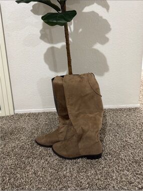 Women's Suede Knee-High Boots in Taupe